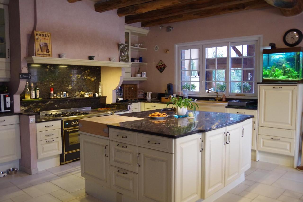 Bed and Breakfast Atelier Des Sens 89 Evry  Zewnętrze zdjęcie