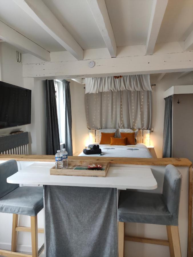 Bed and Breakfast Atelier Des Sens 89 Evry  Zewnętrze zdjęcie